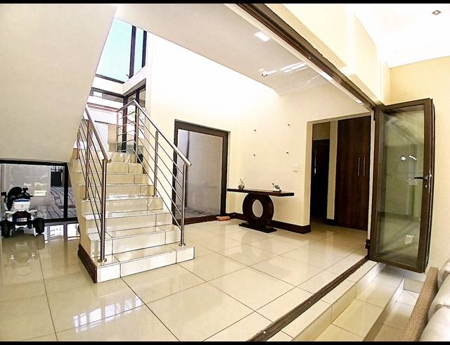 4 BEDROOM GOLF ESTATE FOR SALE IN BLUE VALLEY GOLF ESTATE